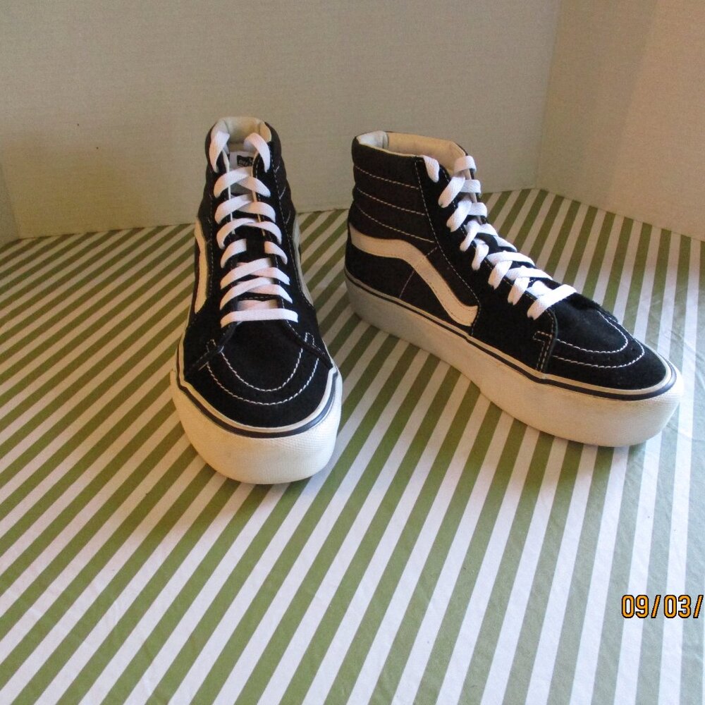 Vans Off the Wall High-Top Sneakers - Picture 7 of 16